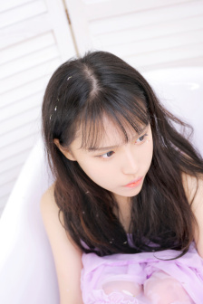 美女办公室大长腿